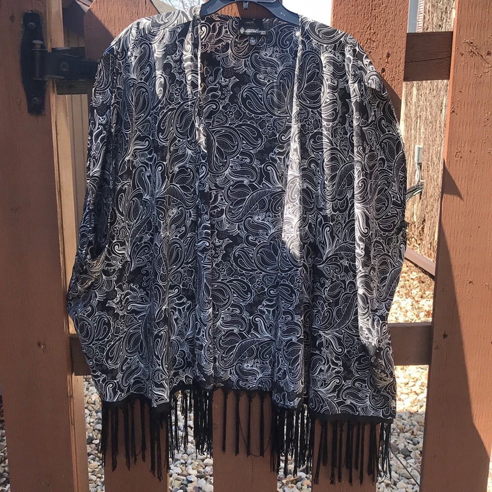 Black and white fringe cardigan. 2X